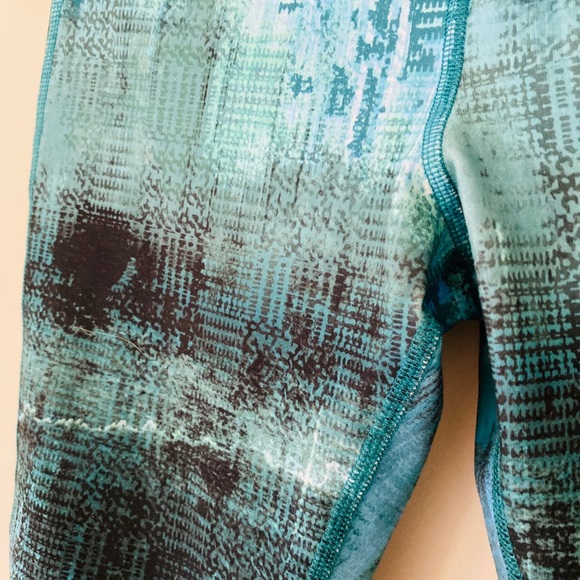 ALO GODDESS LEGGING!! - Picture 3 of 4